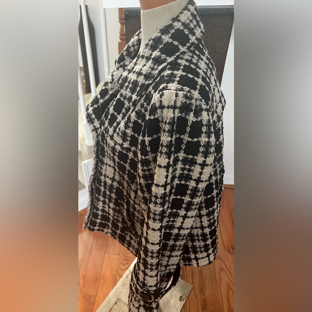 Women’s wool houndstooth double breasted cropped jacket - Picture 5 of 7